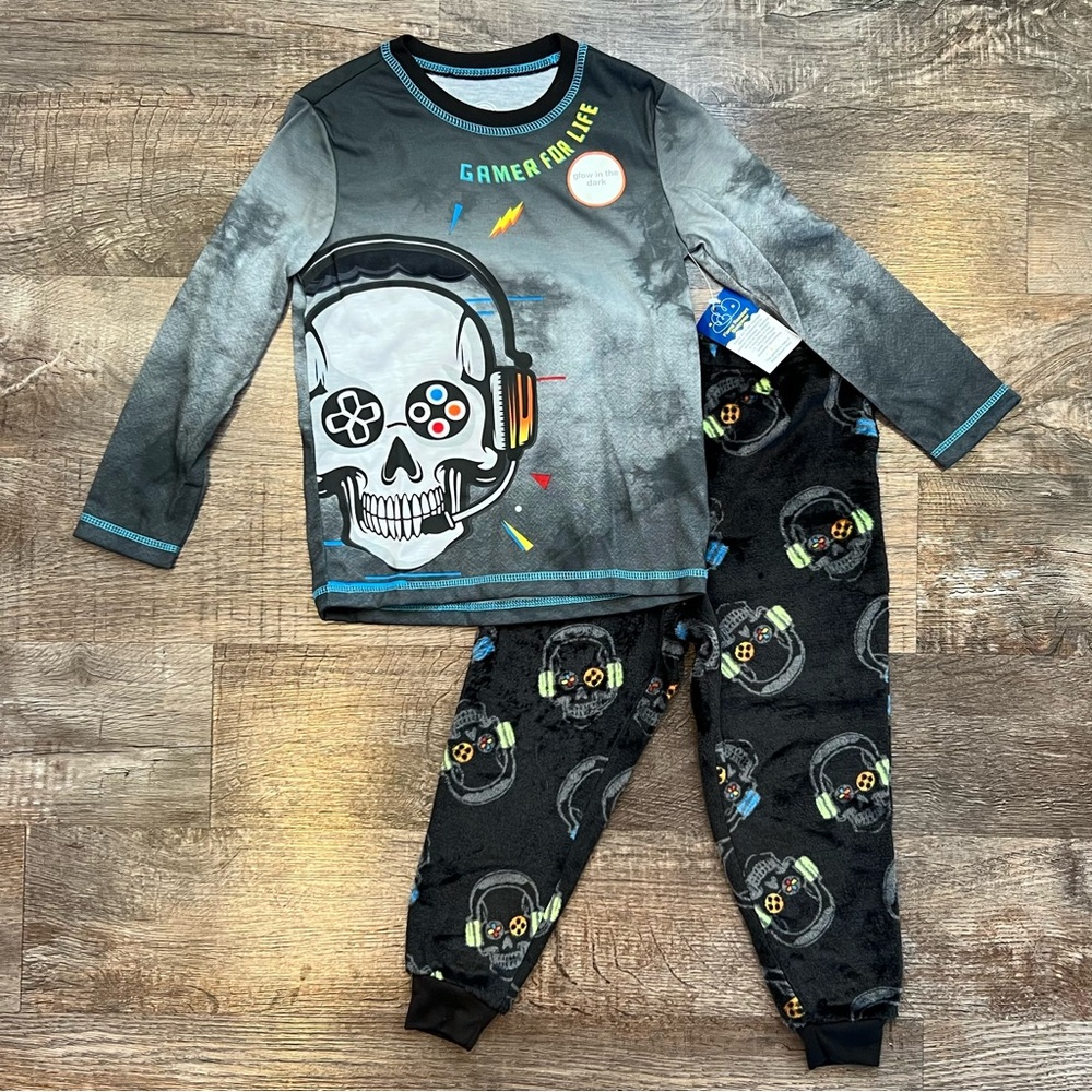 NWT Wonder Nation Boys Gamer for Life Fleece Pajama Set XS Glow in the Dark